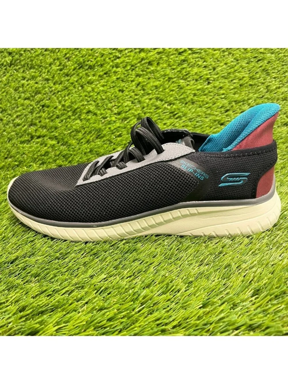 Skechers BOBS Sport Squad Chaos Solid Mens Size 10 Black Running Shoes Sneakers